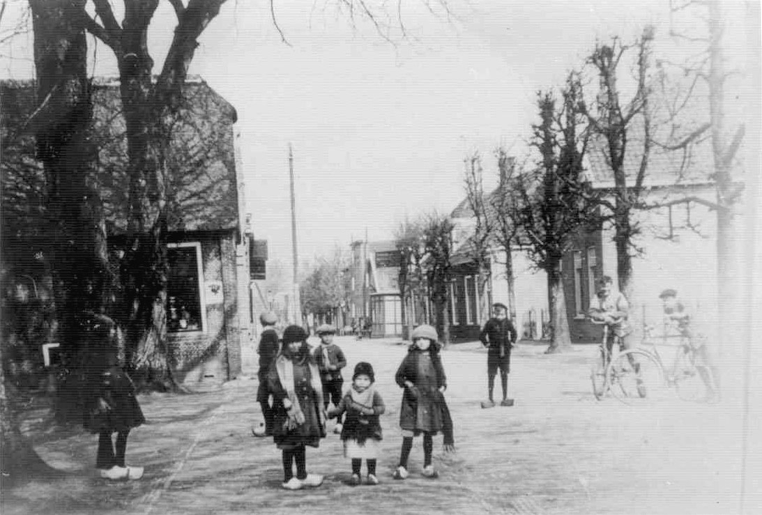 Vroeger in ons dorp 1920 - 1965